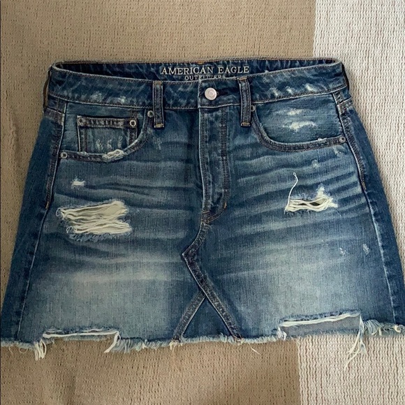 ripped jean skirt american eagle